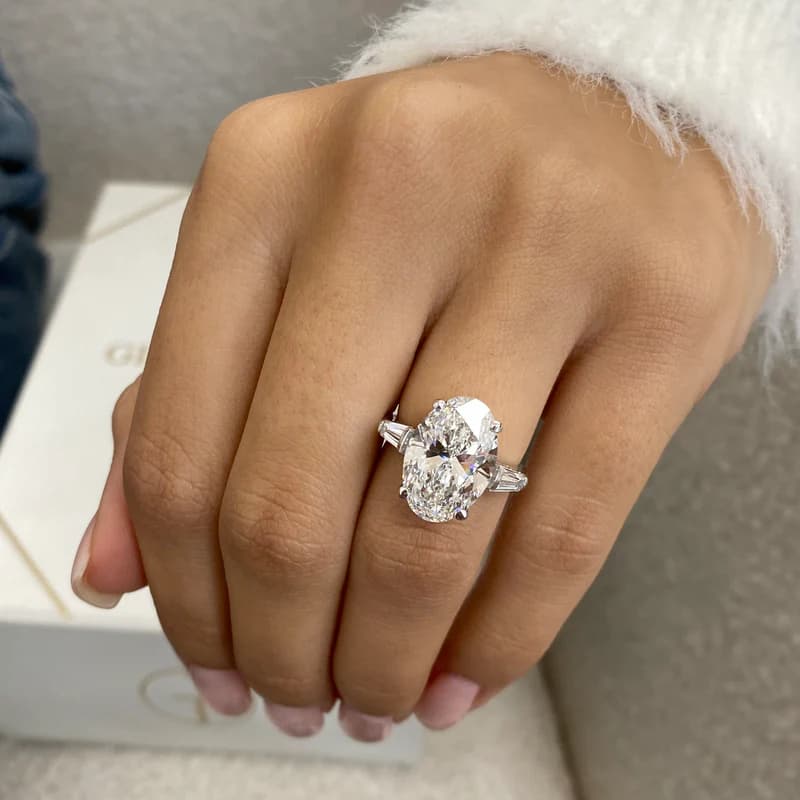 Gaya Engagement Ring 5.50 Carat White Gold